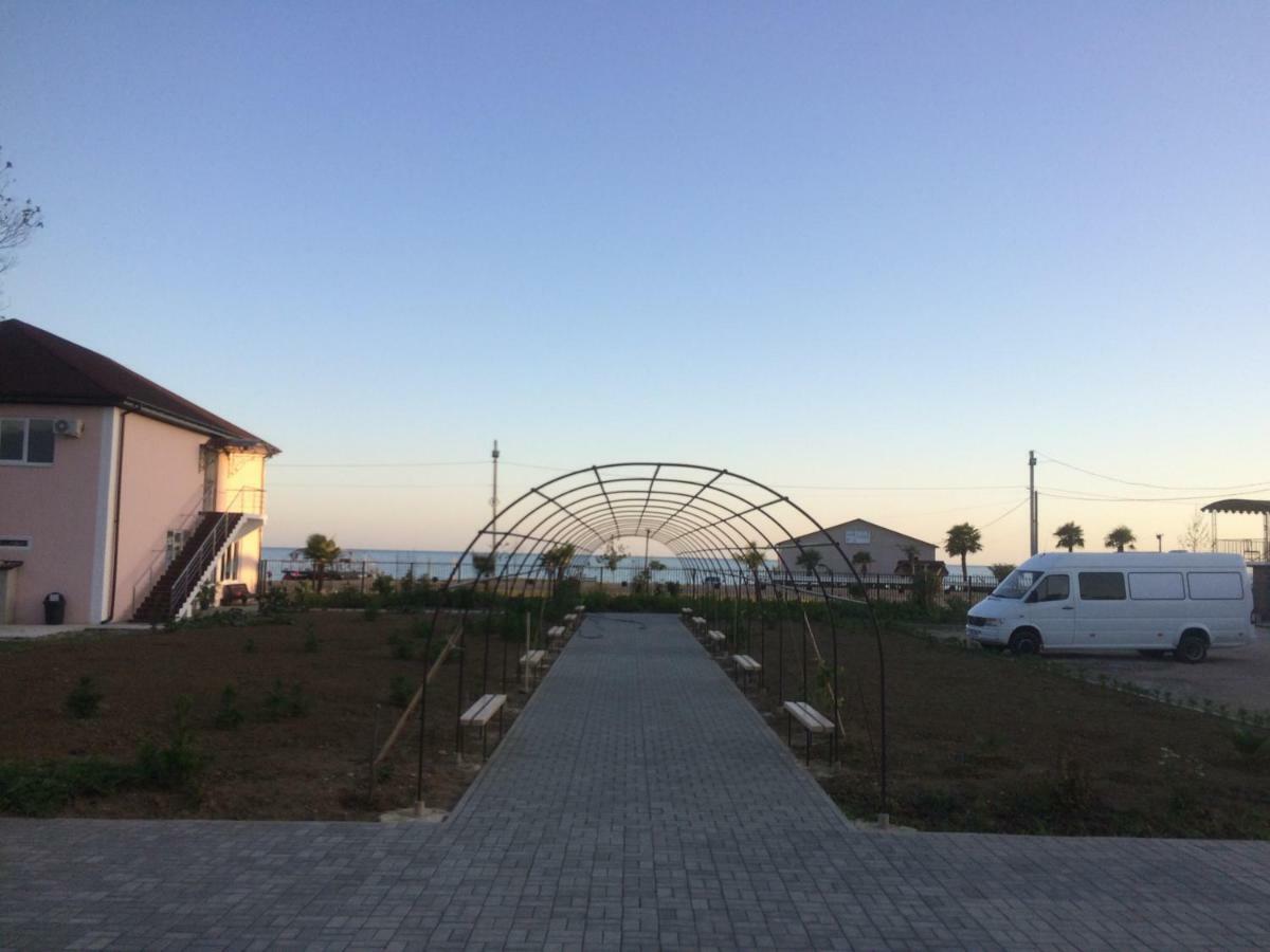Hotel 777 Гудаута Екстер'єр фото